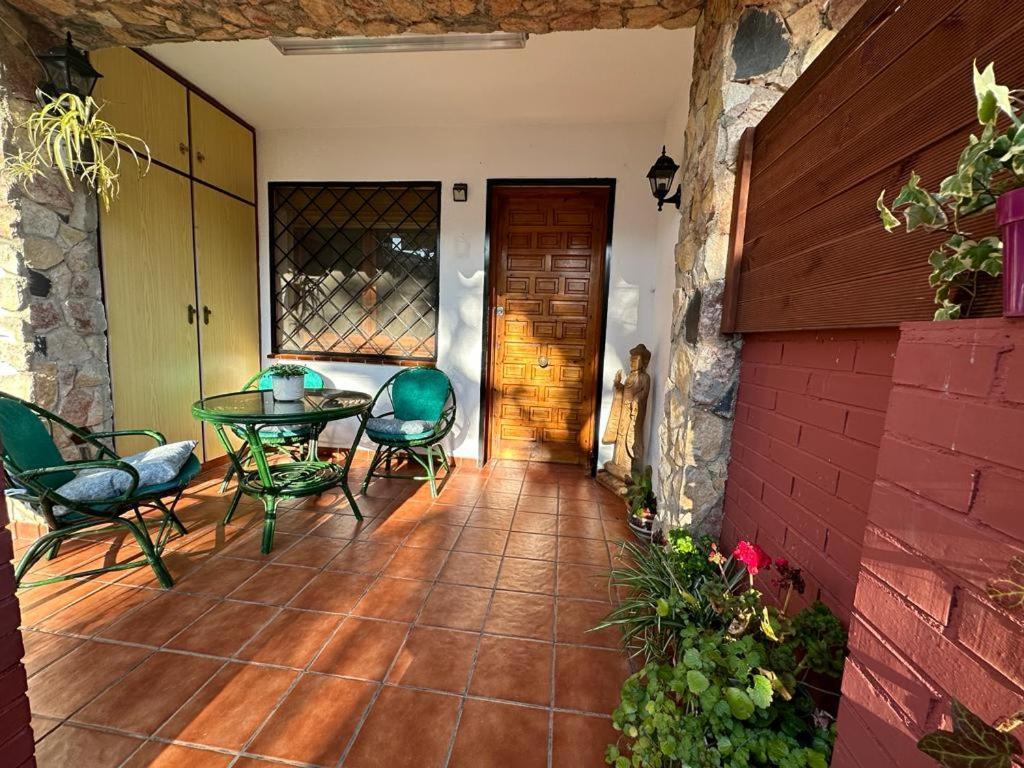 Giru Apartment